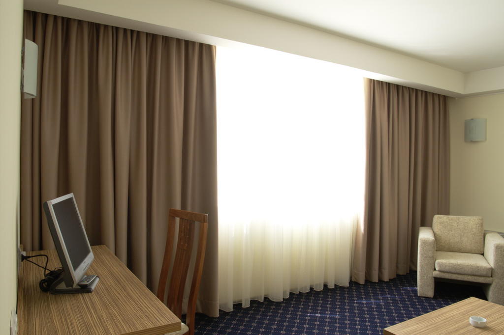 Marshal Hotel Bucarest Habitación foto
