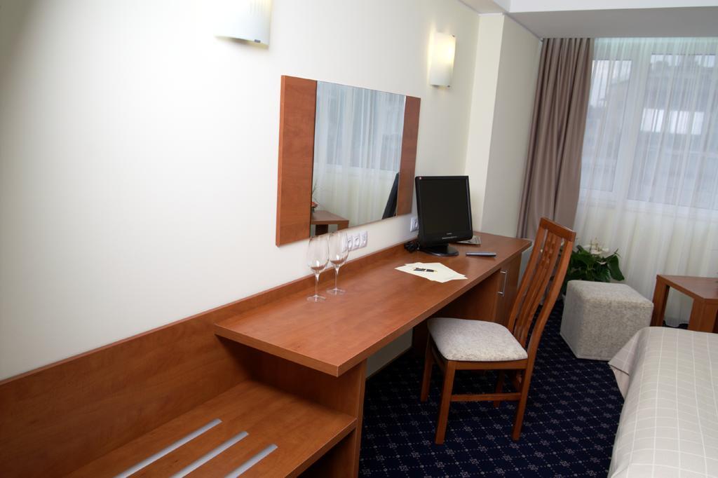 Marshal Hotel Bucarest Habitación foto