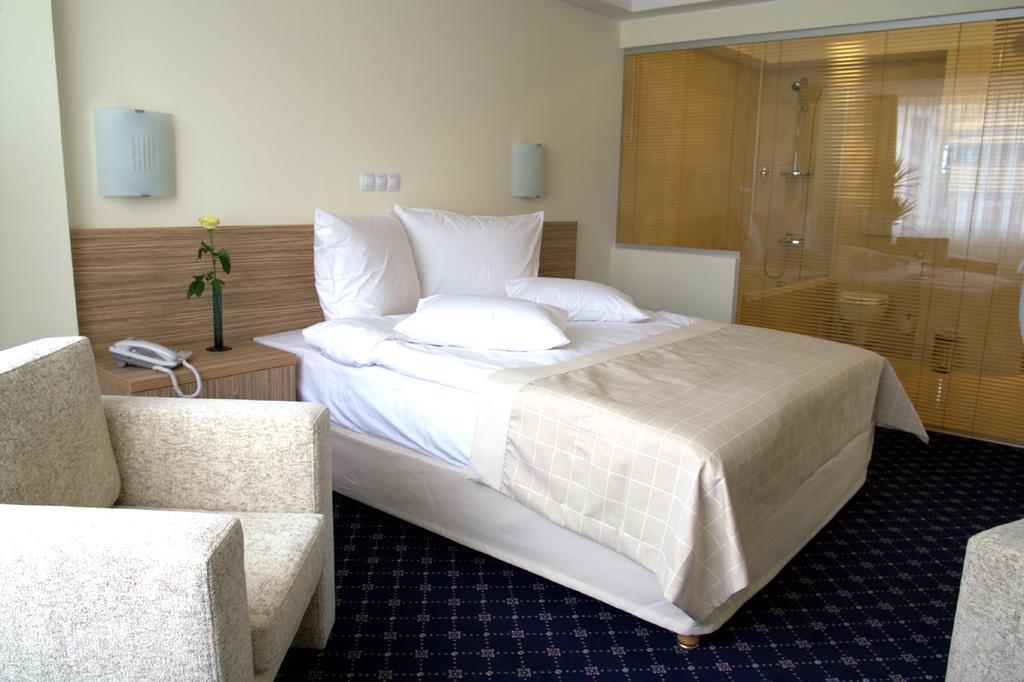 Marshal Hotel Bucarest Habitación foto