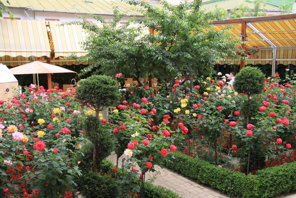 Marshal Hotel Bucarest Exterior foto